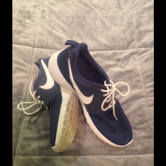 New Nike Roche - Picture 3 of 3