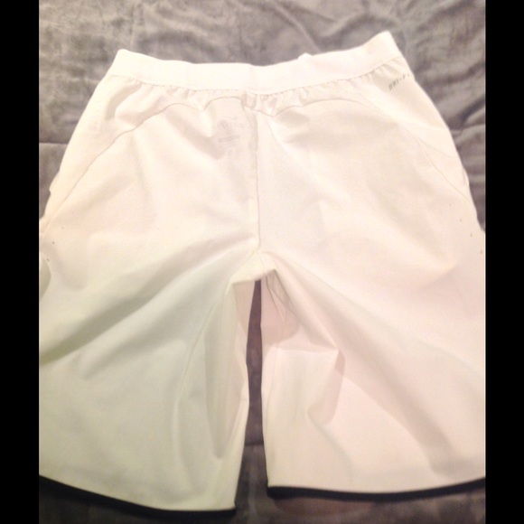 White Nike tennis shorts dry fit - Picture 2 of 2