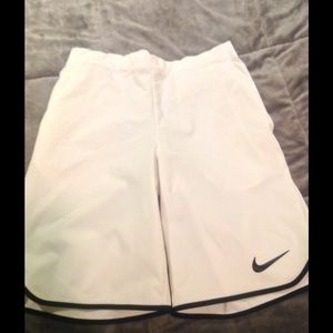 White Nike tennis shorts dry fit