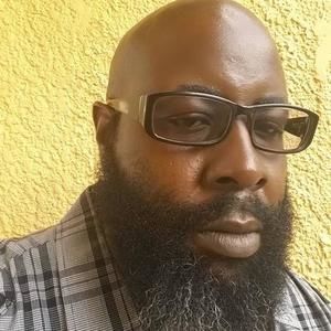 Meet your Posher, Derrick