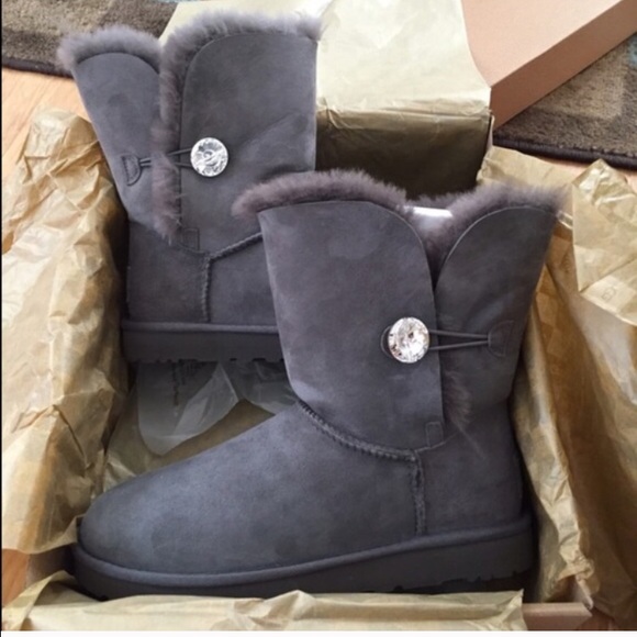 UGG authentic Bailey button bling boots Sz 9 new - Picture 3 of 4
