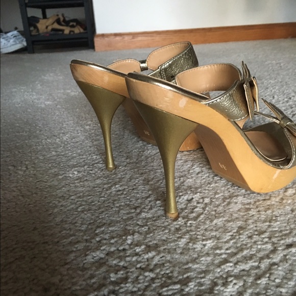 Size 5.5 - Picture 3 of 4