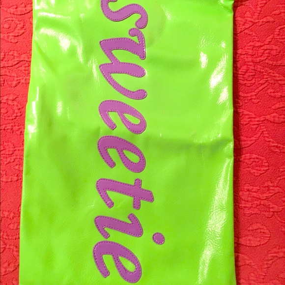 "Sweetie" Large Lisa Perry Clutch - Picture 1 of 3