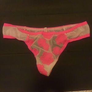 VS PINK THONG