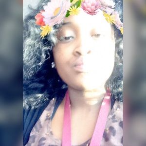 Meet your Posher, Deandra