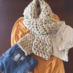 Super chunky knit scarf