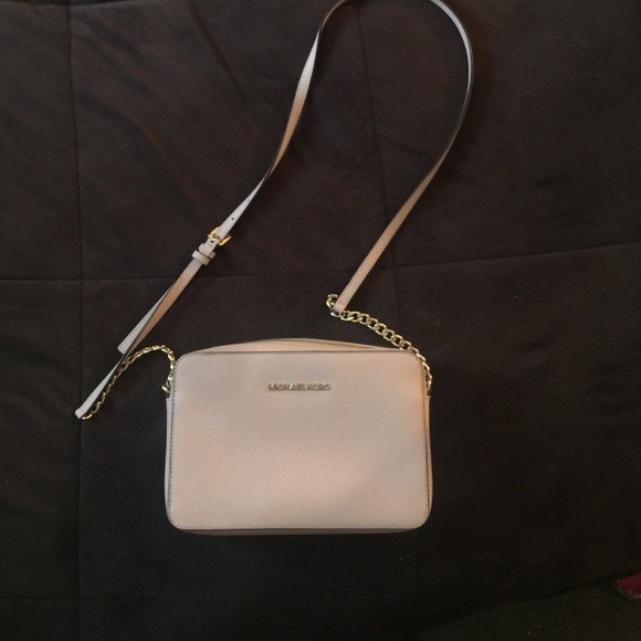 Michael Kors baby pink purse😍