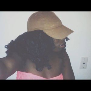 Meet your Posher, Alexis