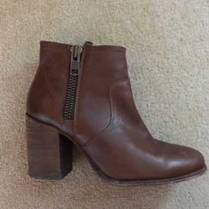 HINGE Brown Leather Bootie 8