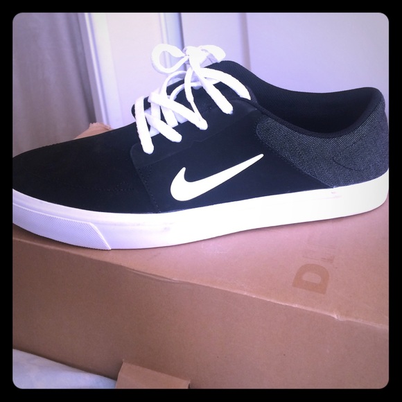 Brand new Nike shoes