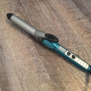 1inch con air infinity pro curling iron