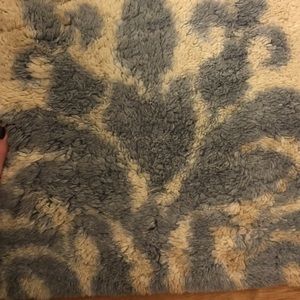 Meet your Posher, Aida