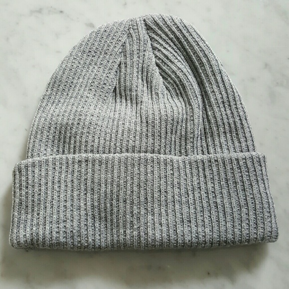 Comme des Garcons Play Heart Eyes Style Beanie - Picture 3 of 4