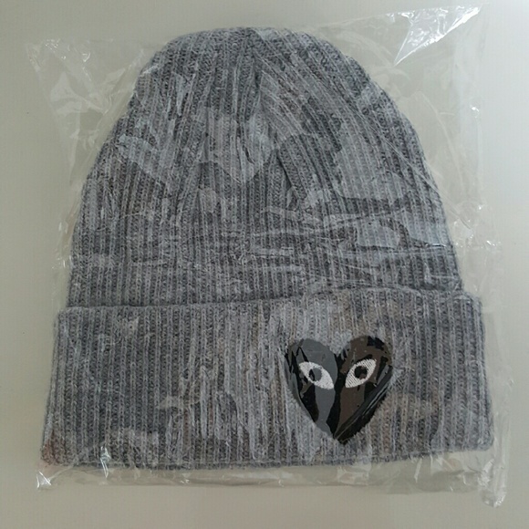Comme des Garcons Play Heart Eyes Style Beanie - Picture 4 of 4