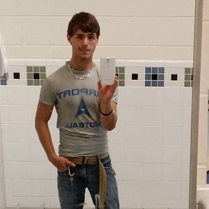 Meet your Posher, Derrick