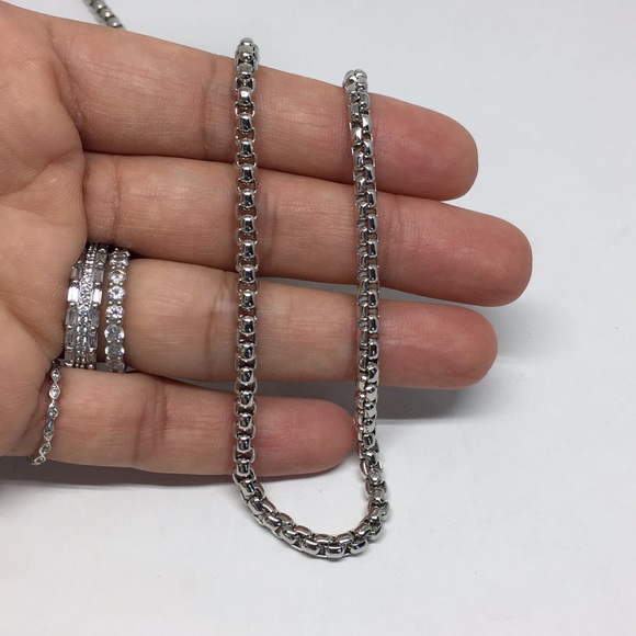 ⚠️CLOSET-CLEAN OUT⚠️Rhodium/18k Gold Plated Chain - Picture 7 of 8