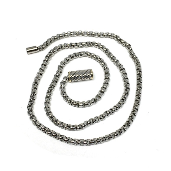 ⚠️CLOSET-CLEAN OUT⚠️Rhodium/18k Gold Plated Chain - Picture 2 of 8