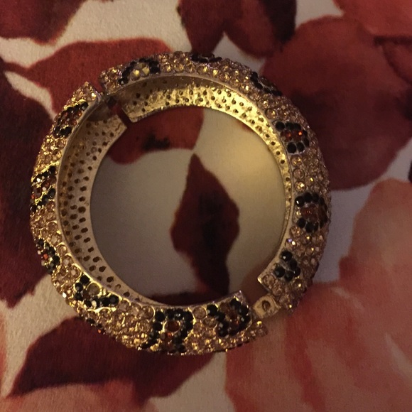 Cheetah print bracelet gold tone ! - Picture 2 of 4