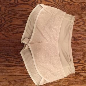 Cute Lululemon speed shorts (size 2)