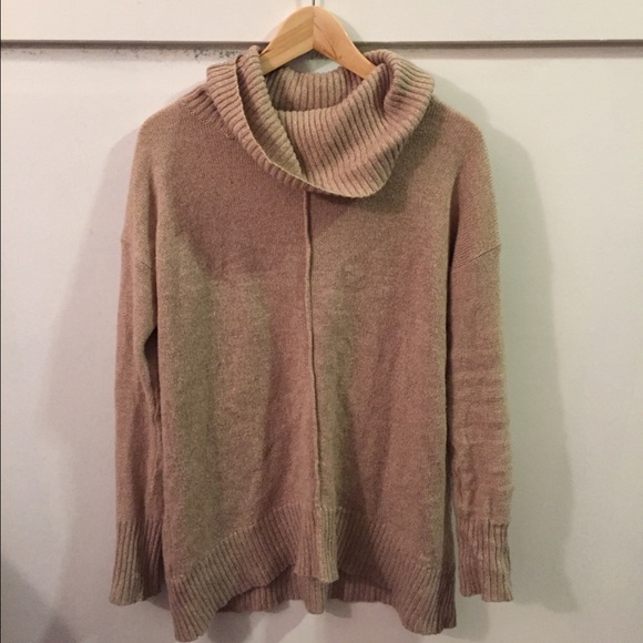 Cozy beige winter sweater!