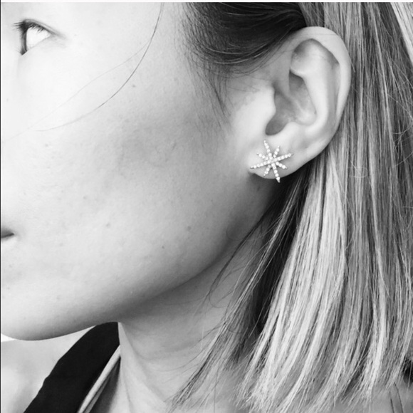 Diamond Star dust ear cuff with earring pair set. - Picture 3 of 3