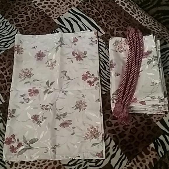 Shimmery flower pattern curtains & tie-backs