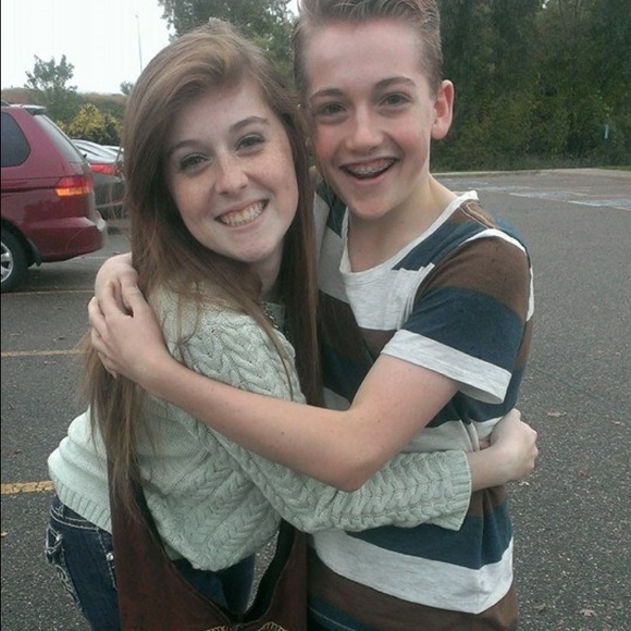 Forever 21 mint green sweater - Picture 3 of 3