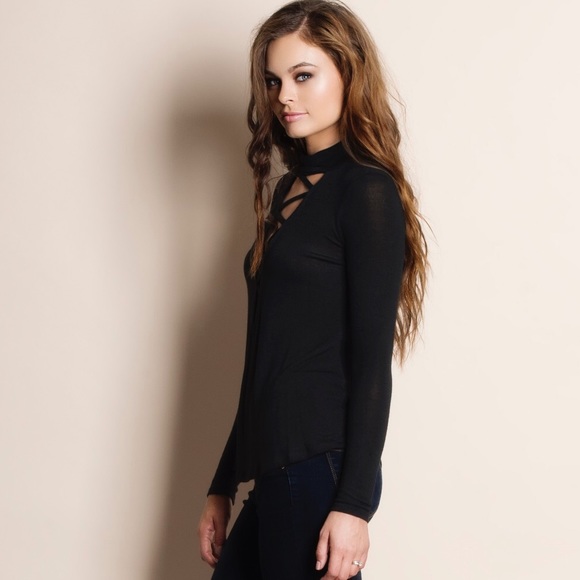 Lace Up Long Sleeve Top - Picture 2 of 3