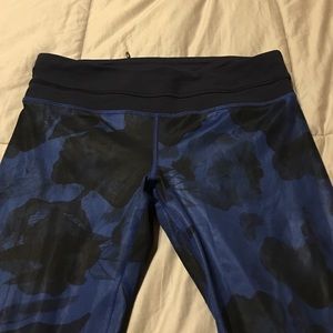 Lululemon workout paints