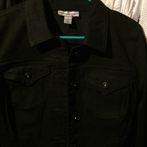 Black Style&co stretch jean jacket - Picture 2 of 3