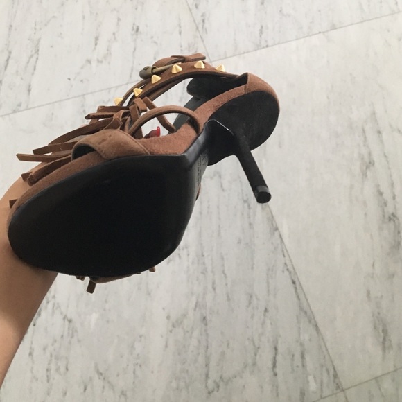 Shoes - Picture 4 of 4