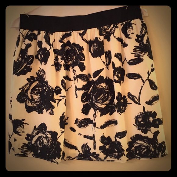 White House Black Market floral skirt
