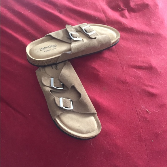 Sandles