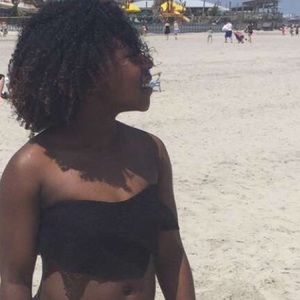 Meet your Posher, Adia