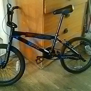 Im selling a se ripper bike for 300$