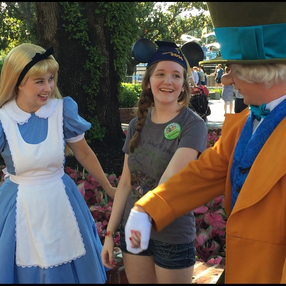 Meet your Posher, Amelia - Picture 4 of 4