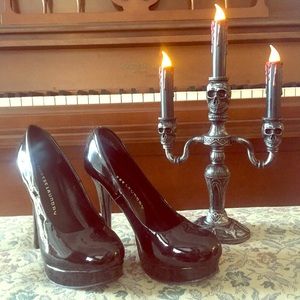 Chinese Laundry black patent platform heels, 7.5