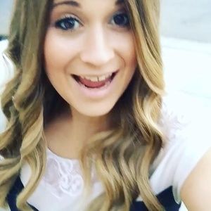 Meet your Posher, Hailey