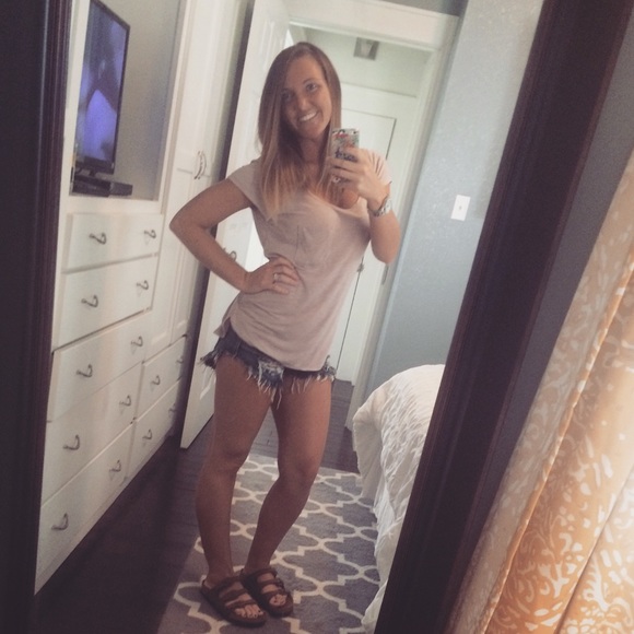 Meet your Posher, Kailey - Picture 4 of 5