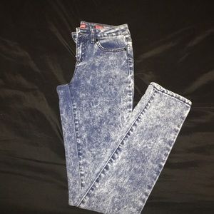 Stone wash jeans