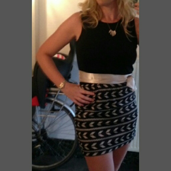 ⚠LAST ONE Sleeveless Bodycon Dress - Picture 3 of 3