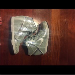 Nike silver hi dunks