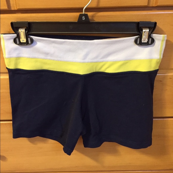 lululemon athletica Pants - Reversible Lululemon shorts