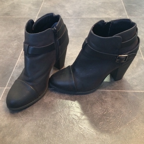 Black bootie