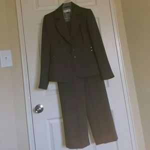 Grey Tahari pantsuit (4P)