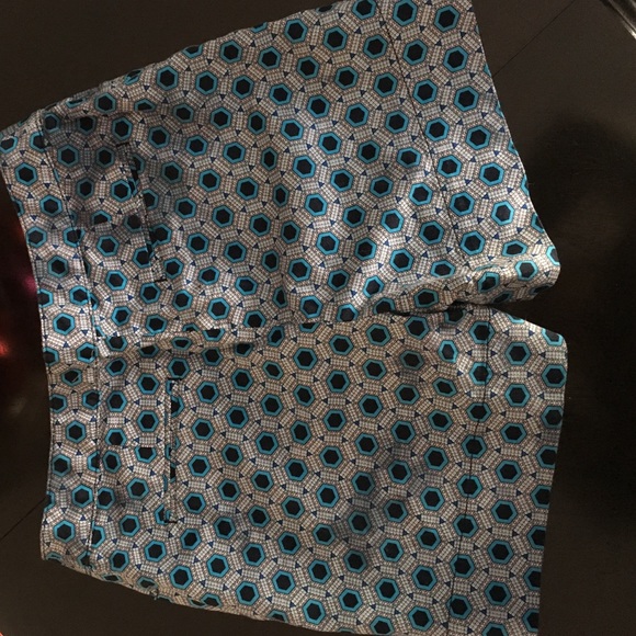 Ellen Tracy geometric shorts - Picture 2 of 3