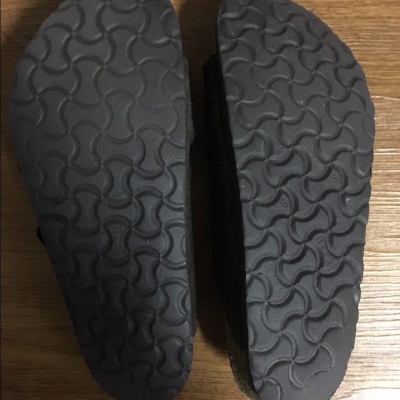 Size 39 Birkenstocks. - Picture 2 of 3