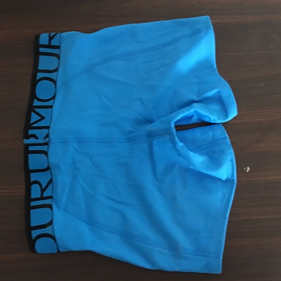 Under Armour Shorts - Picture 2 of 3