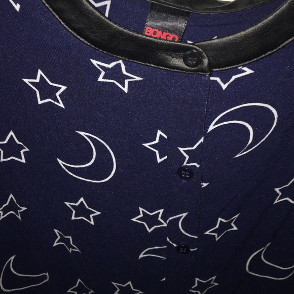 Button down - Picture 2 of 3