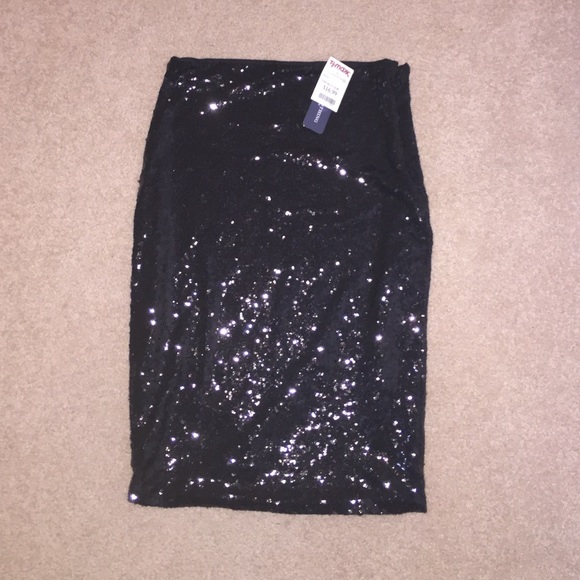 Dresses & Skirts - Black sequin skirt